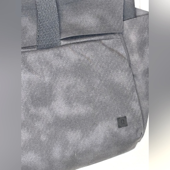 Lululemon New Early Embark Duffel 27L Deep Coal Nylon Large Messenger Laptop Bag - Picture 4 of 10